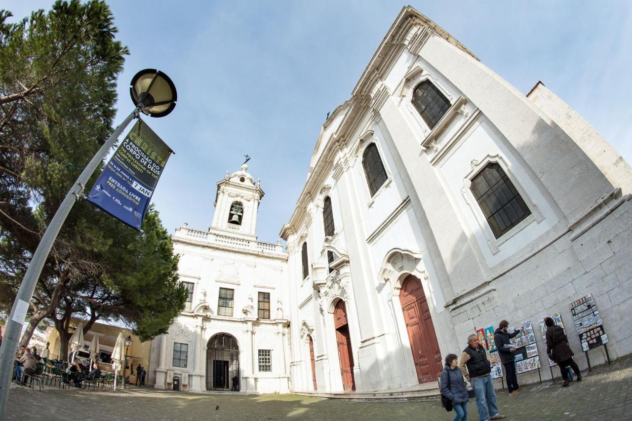 Lovelystay - Sunny Flat W/ Balcony Overseeing Graca And River Lisbon Exterior photo